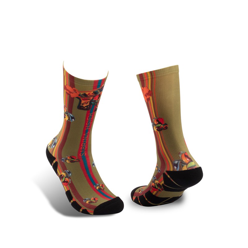 品牌：LIFEBEAT橫跨紐約、台灣、中國三地的企劃，為現代人打造獨特的足下時尚，透過不受限的創作精神，釋放都市生活中被壓抑的靈魂，展現生命的脈動。★設計理念「甜蜜的戰爭」系列靈感來源是電影Royal