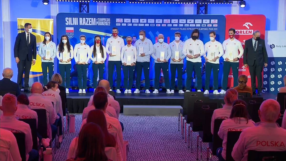 GLOBALink | Polish Olympic team takes oath before leaving for Beijing ...