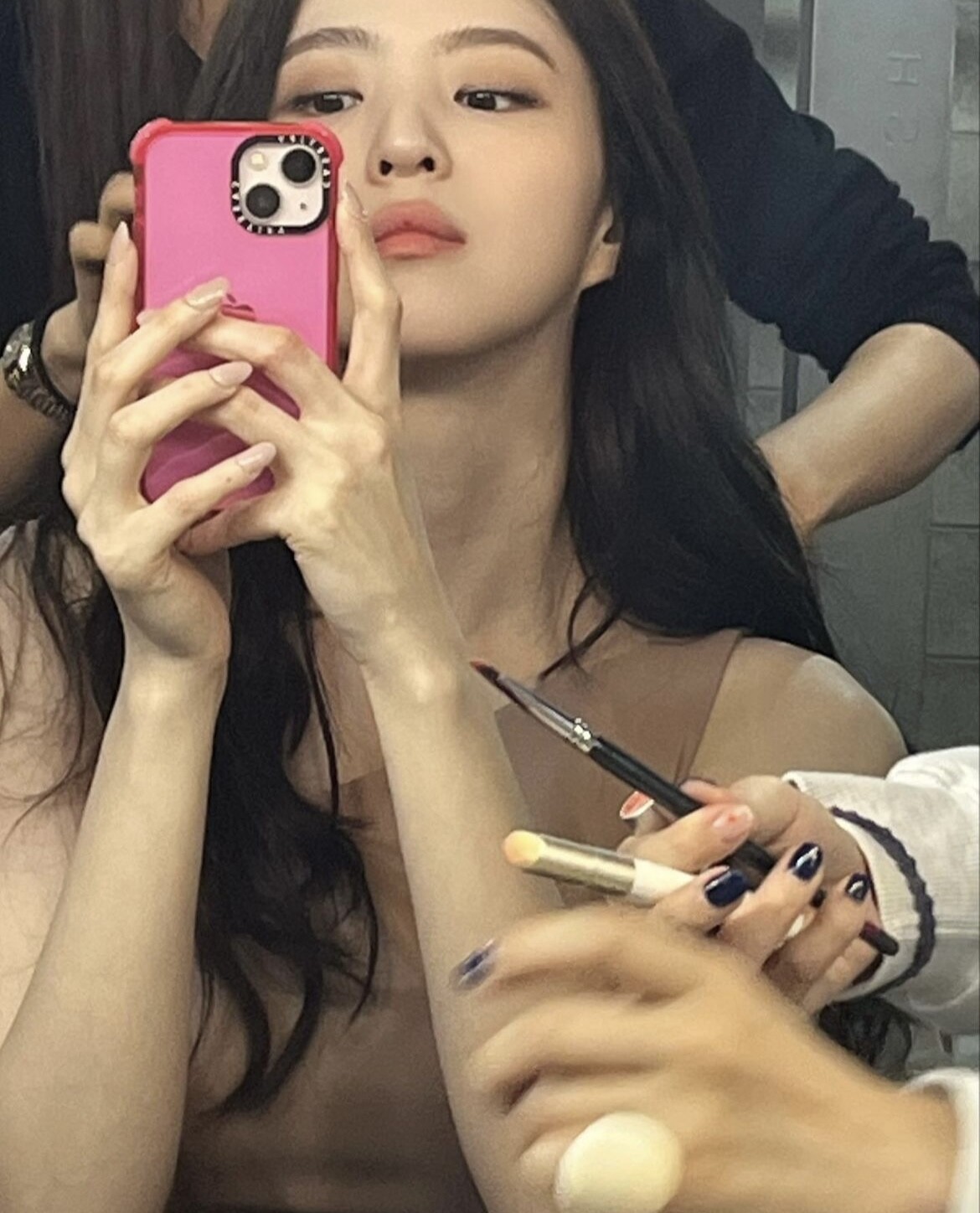 2023秋天髮型推薦4：大波浪捲