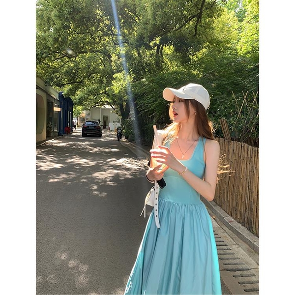 連身洋裝--【活力多巴胺】綠色裙子洋裝女夏初戀裙法式無袖背心連身裙