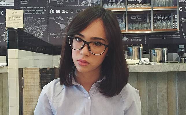 9 Aksesori Cewek yang Diam-diam Menarik Perhatian Cowok