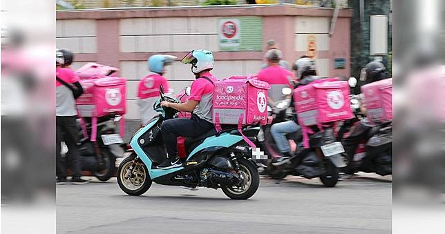 檳榔攤傳「清脆掌聲」　外送員苦等10分鐘這樣做