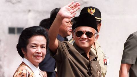 10 Kalimat Bijak Bj Habibie Yang Tak Akan Pernah Mati