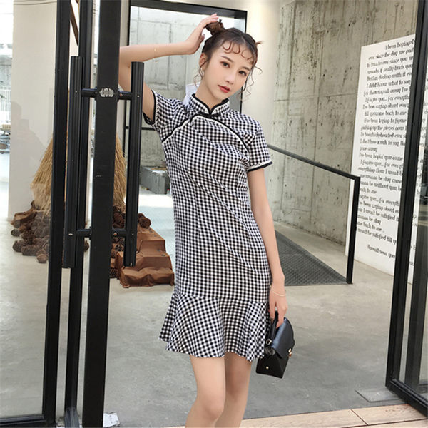 VK精品服飾 中國風改良版旗袍格紋復古學生短版短袖洋裝