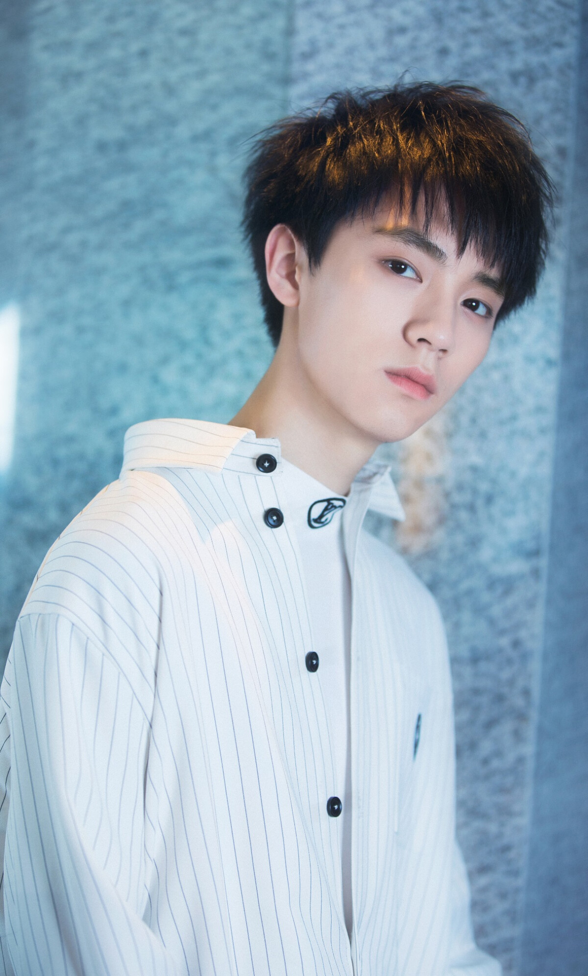 近期爆火男星的青澀舊照！鄧為、成毅風格差異大，陳哲遠、曾舜晞從小顏值就高！