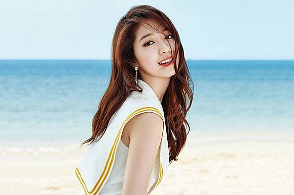 Sering Digosipkan Cinlok Park Shin Hye Pernah Dekat Dengan 6 Pria Ini