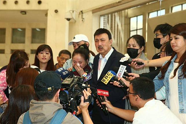 余苑綺癌症復發     余天愁容滿面：2年沒追蹤了