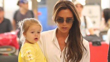 小七出門看最愛的卡通秀：興奮藏不住！維多利亞還特意…