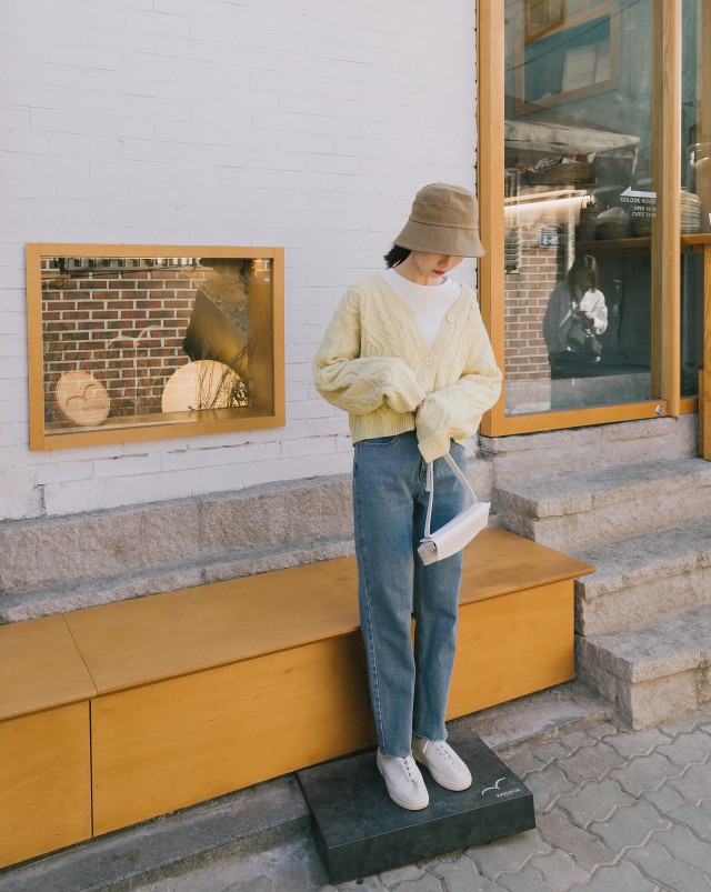 麻花粗真保暖紗線/連帽休閒款式/微短版版型