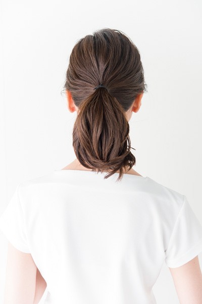 まとめ髪こそひと手間かけて こなれた女子に見えるヘアアレンジ集