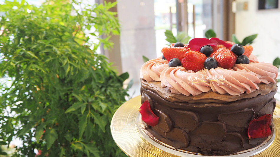 法式甜點推薦,台北法式甜點,中山站法式甜點,法式甜點宅配推薦,彌月蛋糕宅配,長條蛋糕宅配,宅配甜點推薦,皇家頂級布蕾乳酪,乳酪蛋糕推薦