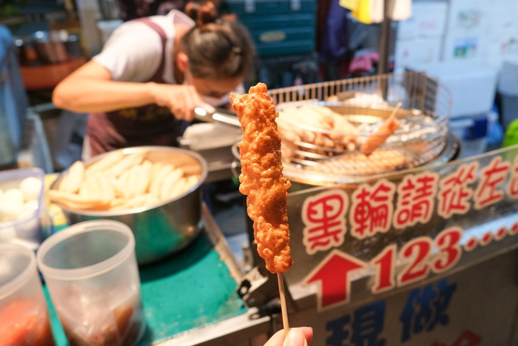 花園夜市, 台南花園夜市營業時間, 花園夜市必吃, 花園夜市滷味, 旗魚黑輪, 海鮮粥, 蚵仔煎