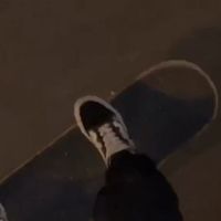 Teach how to play skateboard