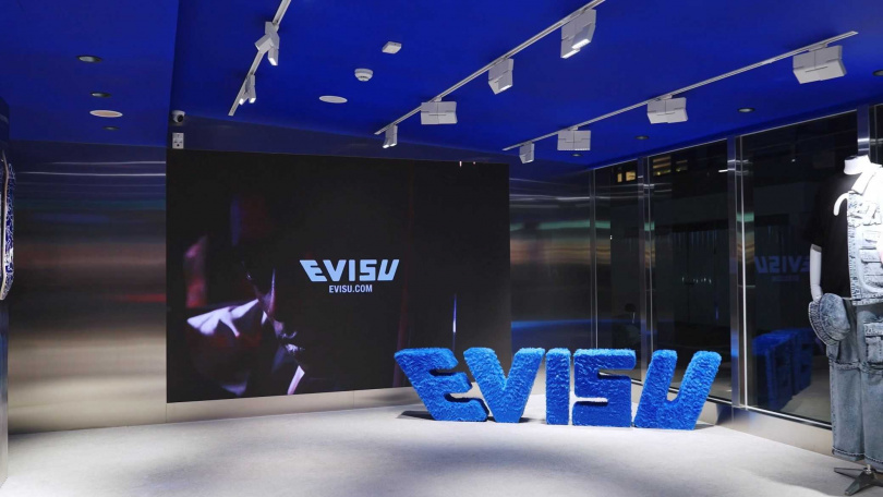 全台首間EVISU敦化旗艦店運用「穿透」作為設計概念。