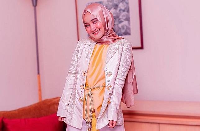 5 Gaya Hijab Cocok Untuk Si Pipi Tembem Ala Fatin Shidqia Okezone Com Line Today