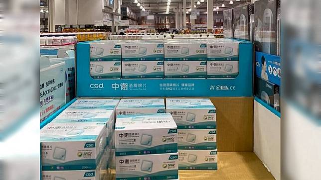 原PO苦勸大家不要盲目搶購酒精棉片。(圖／翻攝自臉書社團「Costco好市多 商品經驗老實說」)