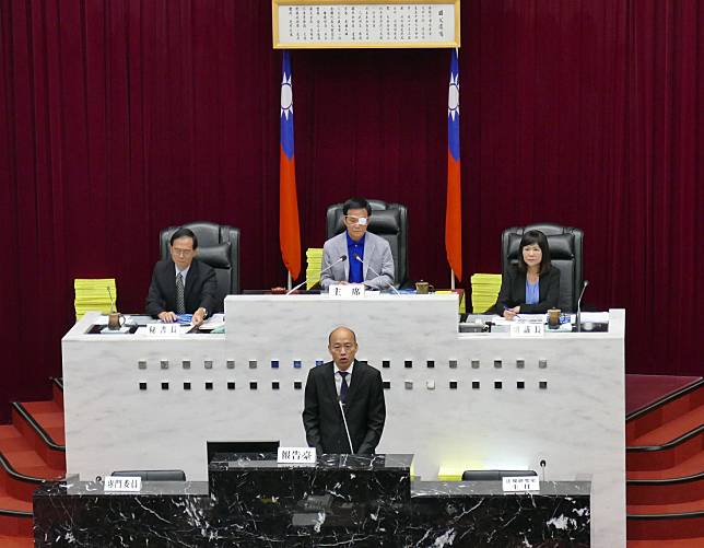 【罷韓劍與盾】議員摩拳活剝韓國瑜！　市長終極保位戰「議場」開打