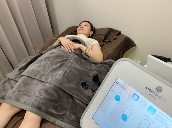 倪倪愛漂亮－『台中除毛推薦』女星名媛網紅安全可靠私密處VIO除毛與腳部除毛秘密基地-媄婧美學診所德國二極體光纖雷射與無痛真空除毛療程直擊分享，台中雷射除毛價格，除毛推薦，台中雷射除毛