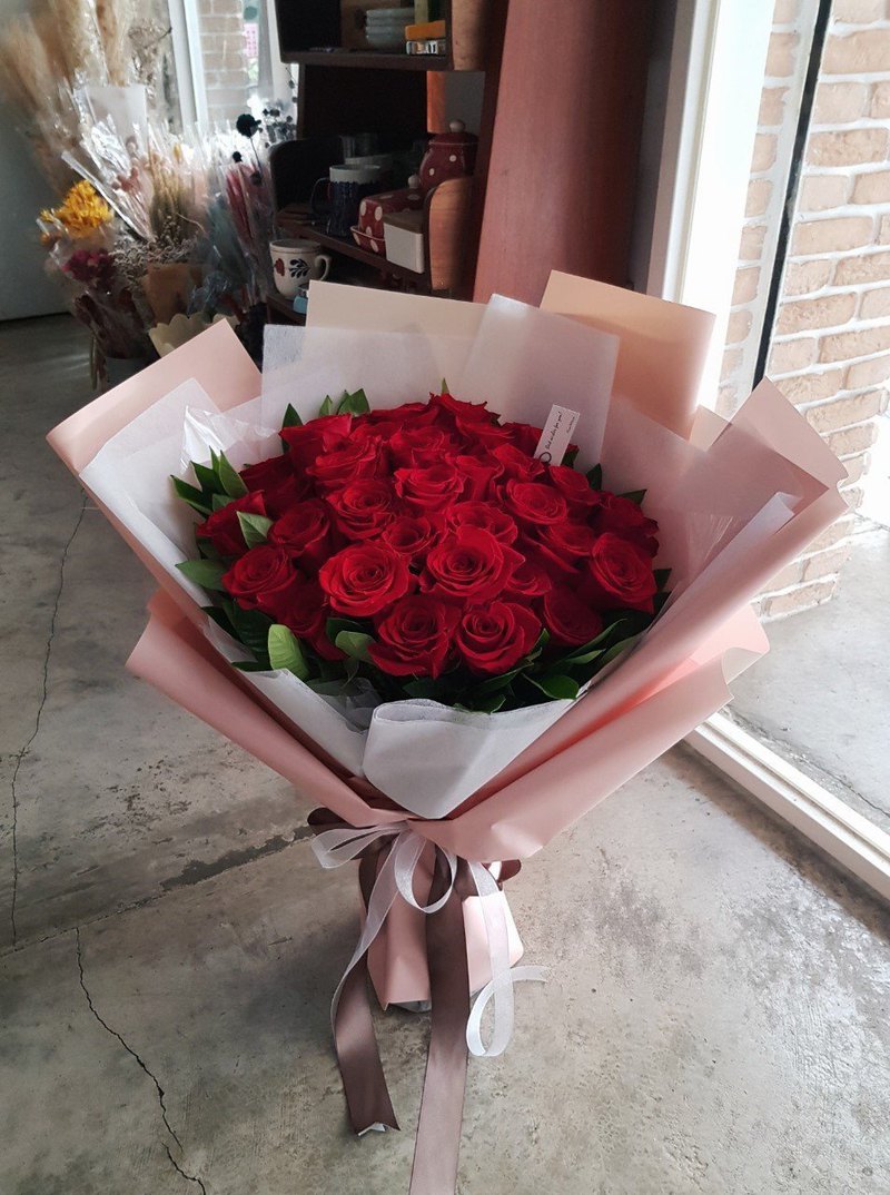 鮮花│33朵紅玫瑰花束求婚紀念日│配送限大台北│求婚花束