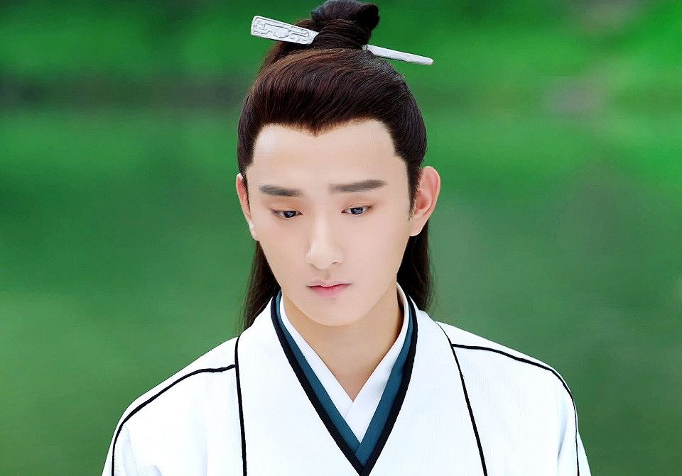 穿古裝超難看的男星10：于小彤《紅樓夢》、《花謝花飛花滿天》、《長相守》