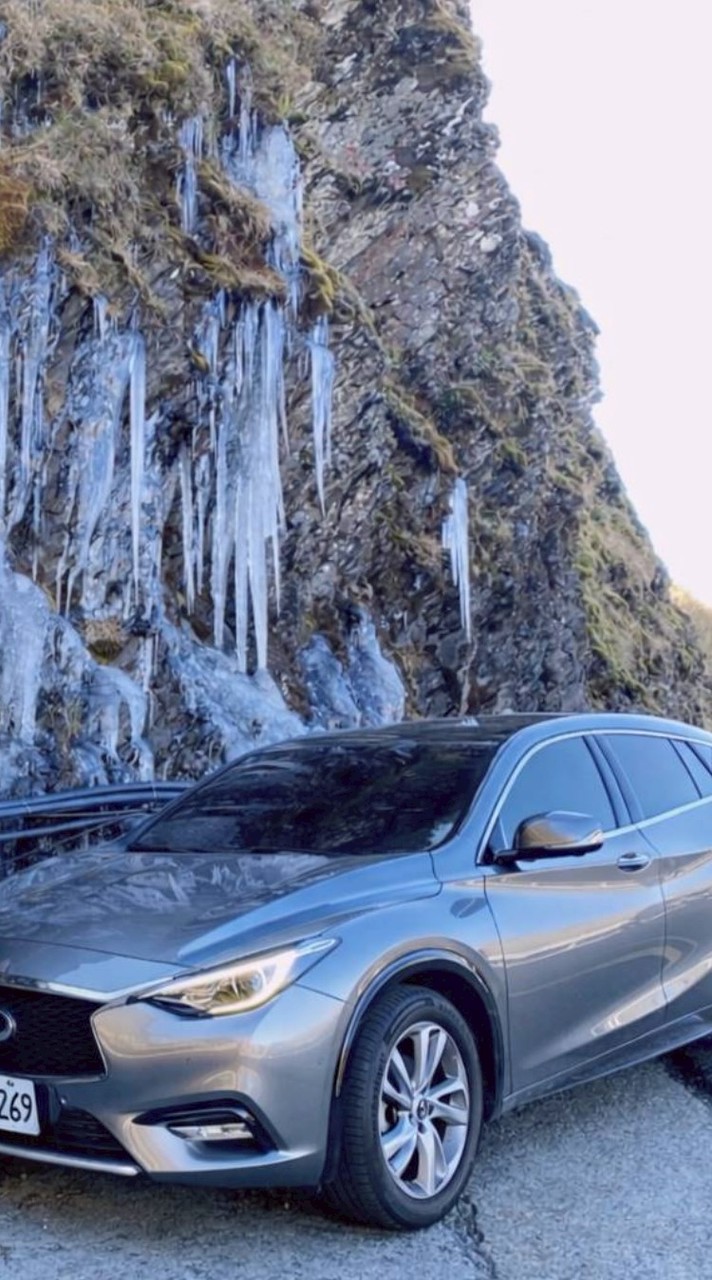 INFINITI Q30