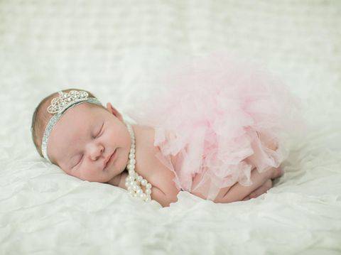 100 Nama Bayi Perempuan Bermakna Rezeki Dari Berbagai Bahasa Haibunda Line Today