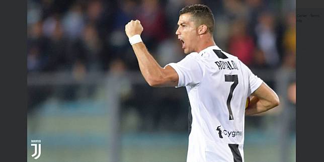 Penyerang Juventus, Cristiano Ronaldo, melakukan selebrasi dalam laga kontra Empoli pada pekan ke-10 Liga Italia, Sabtu (27/10/2018).