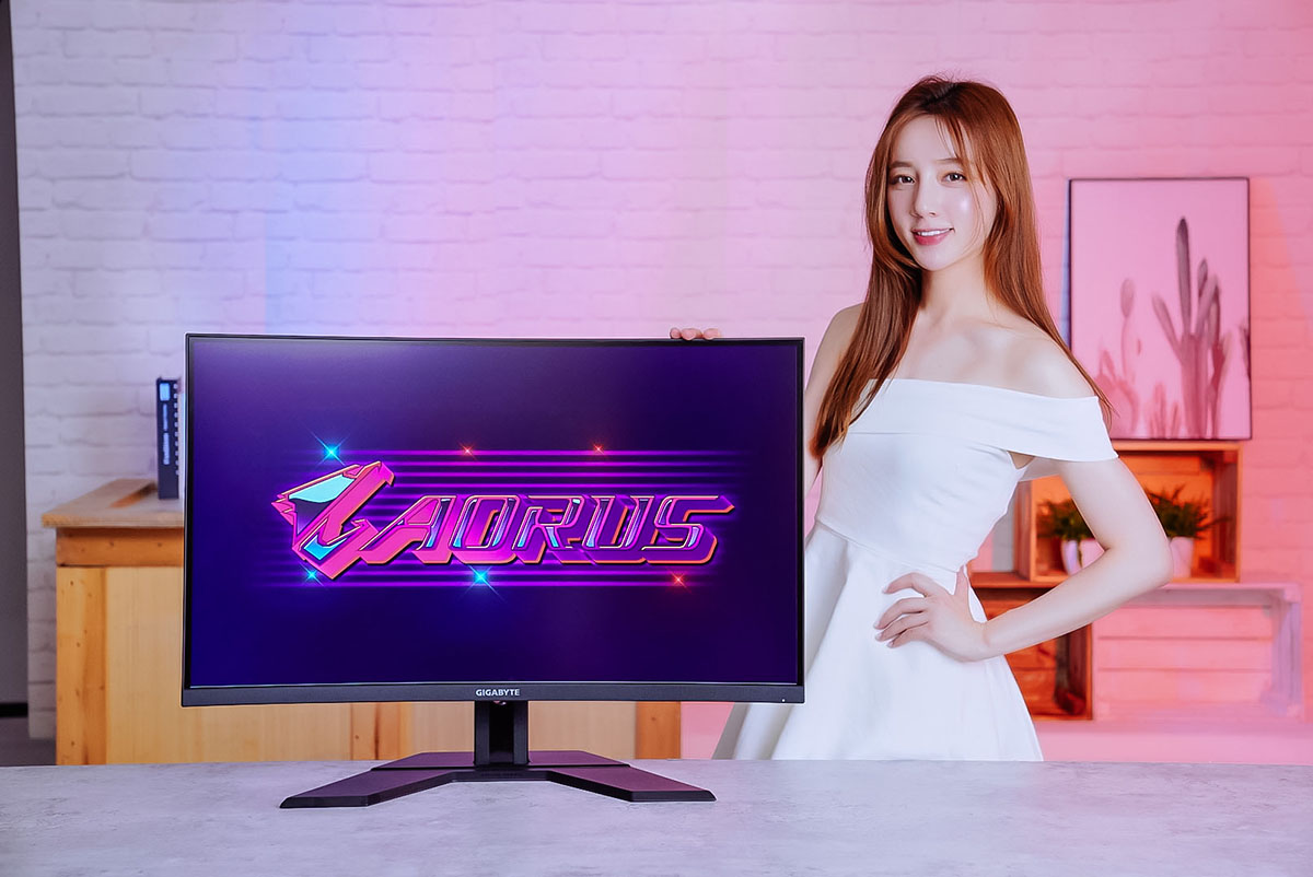 GIGA G32QC 165Hz 極速HDR 電競螢曲面幕，1ms 超快反應，OSD Sidekick 強大操控力