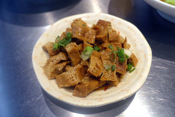 南京復興牛肉麵-神仙牛肉麵+GTD手搖飲，台北中山長春路好吃牛肉麵，台北牛肉麵外送，牛肉、麵條、湯頭都好吃的中山區牛肉麵(含神仙牛肉麵菜單)