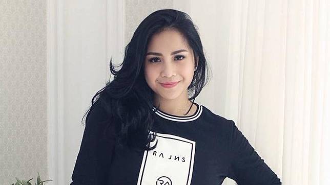 Alamak! Satu Set Style Fashion Nagita Saat Berlibur Capai Ratusan Juta, Banjir Pujian dari Netter