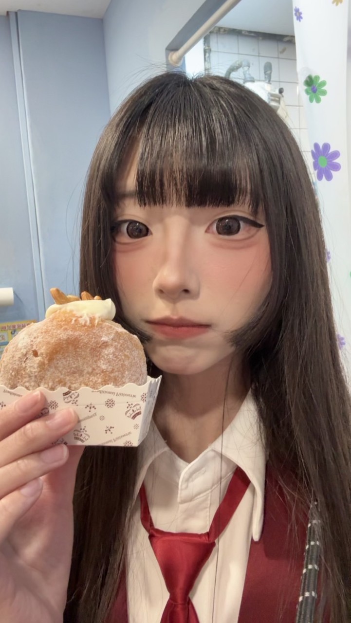 丸子不會嘰哩呱啦₍՞ ̳ ̫ ̳ ՞₎