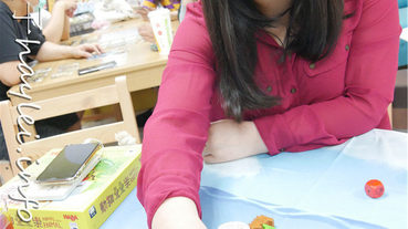 台北中正/台北桌遊/貳家桌遊-近捷運古亭站，台北雨天室內聚餐聚會的好選擇，180起，百套桌遊任你玩，點心飲料自助吧無限取用！台北旅遊/台北市內景點/休閒娛樂/益智遊戲/桌遊店推薦/適合朋友聚會、同好聯誼/有投影機、投影幕/活動場地租借包場/痛快玩...