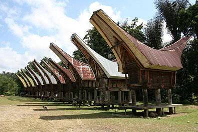 Mengenal Rumah Adat Toraja Tongkonan Dan Keunikannya Orami Magazine Line Today