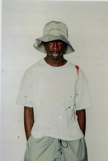 懶得抓頭髮就靠它！4種「漁夫帽」穿搭風格，街頭潮人示範給你看！