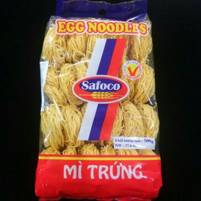 ■ Safoco雞蛋麵是店裡附近越南美食店的御用麵條！ Q彈的口感不論是炒麵/湯麵或是做成涼拌雞絲麵/涼麵~都超適合！自己下廚也能輕鬆嘗到經典美味。包裝裡有24卷麵條~CP值超高！■商品效期：2021