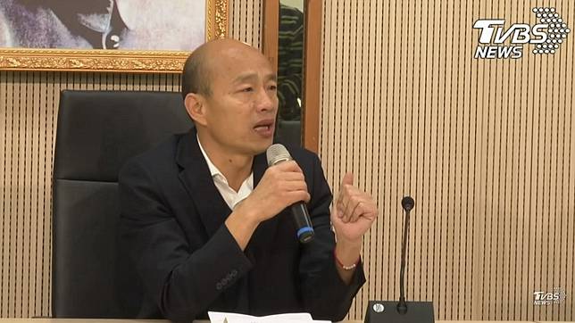 韓國瑜敗選後回高雄市政府上班先開記者會說明。(圖／TVBS)