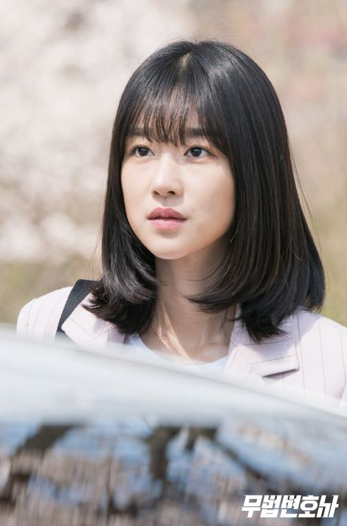 徐睿知髮型合集4：《武法律師》剪成及肩短髮，出演幹練律師！