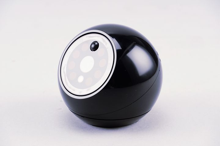 Amaryllo愛瑪麗歐打造的不僅是網路攝影機，更是安防機器人！具備自動追蹤功能及AI辨識功能的AR系列智慧保全