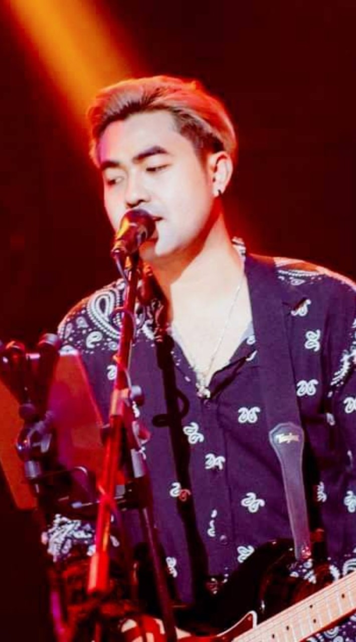 🎸⚡ 🩷Y2K LOVE STATION 🩷⚡🎸