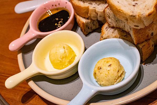 【新竹餐廳】YATS葉子-適合朋友聚會、家族團聚，環境舒適的北歐風餐廳！