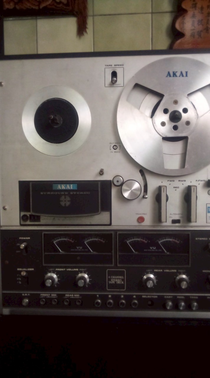 AKAI surround stereo