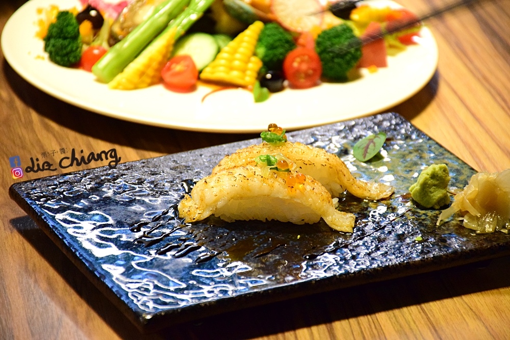 【台中公益路美食】手信大佬日式料理DSC_0070Liz開懷大笑看世界.JPG
