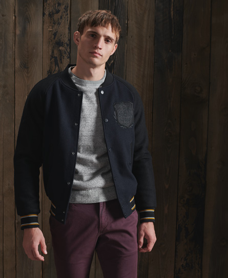 Add some style to your jacket collection this season with the Upstate bomber jacket. Featuring a mai