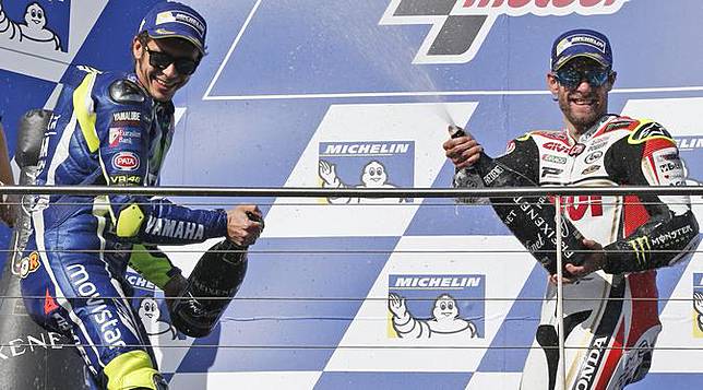 Crutchlow: Rossi Bakal Kesulitan Jika Tunggangi Motor Honda