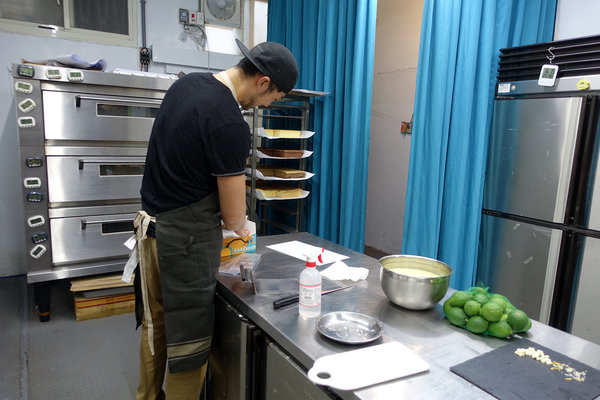 戚風蛋糕台北平價- BAKEsmith大吉先生職人烘焙，大吉先生彌月試吃，手工戚風蛋糕網購，紅茶戚風蛋糕台北、超濃巧克力戚風蛋糕