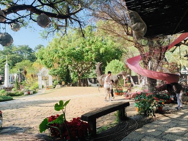 倪倪愛旅遊－『台中大坑一日遊推薦』台中近郊鳥語花香闔家出遊秘密花園-台中大坑紙箱王創意園區、東山水岸餐廳、東東芋圓直擊分享