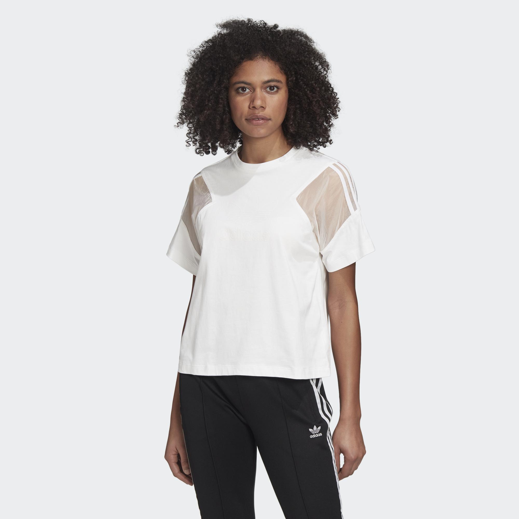 融合時尚和運動的上衣