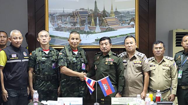 กกล.บูรพา จับมือทหารกัมพูชา ร่วมแก้ไขปัญหาฝุ่น PM2.5 พื้นที่แนวชายแดน |  MATICHON ONLINE | LINE TODAY