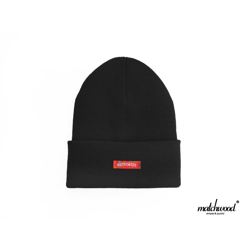 Matchwood College Logo Beanie 極簡與高品質一直都是Matchwood商品設計方向, 本次推出經典素面反折毛帽,搭配最新幾何迷彩布標呈現出都會街頭的戶外秋冬感！ Price