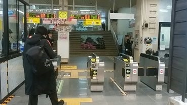 JR西日本在山陰地區引入自動票閘機，市民大感好奇